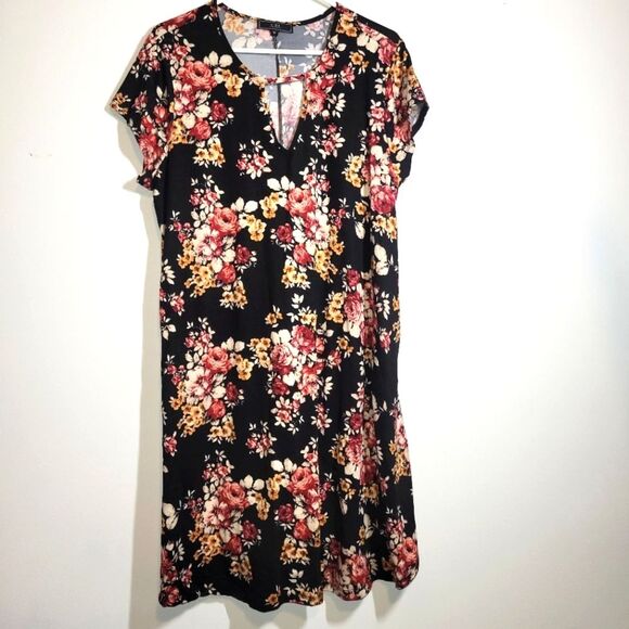 Vibe Black Floral T-Shirt Keyhole Dress 1X - Picture 1 of 8